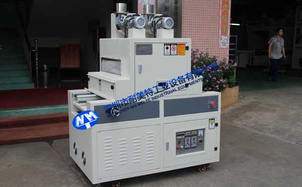 無(wú)極冷光源UV機(jī) 無(wú)極冷光源UV機(jī)